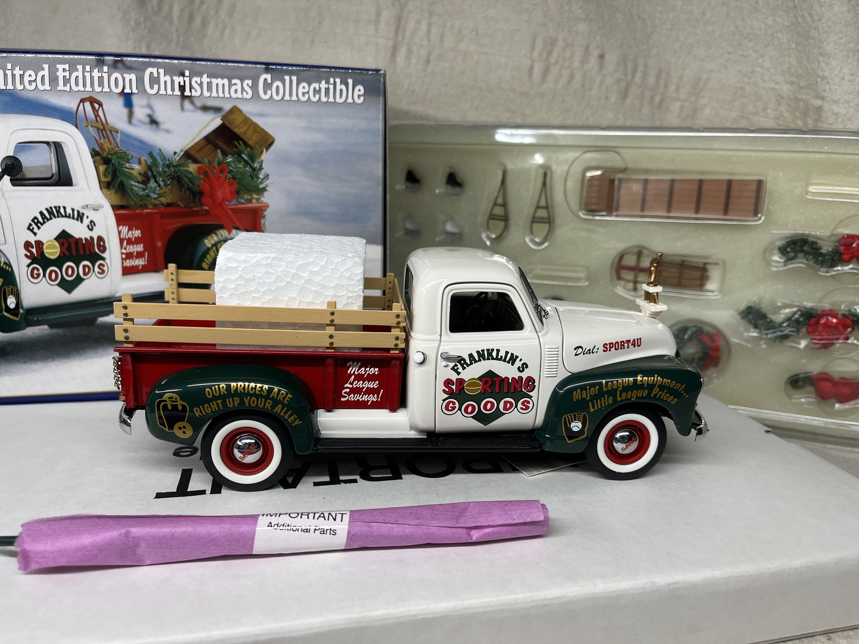 Franklin Mint 1/24 クリスマストラック 2004限定モデル Amazon.co.jp: Franklin Mint Ford Christmas Truck 1/24 2004