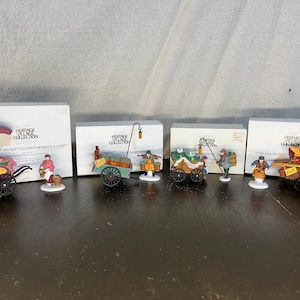Abteilung 56 Folklore Kollektion Accessoires | Wahl zwischen Victoria Marktblume, Fisch, Mistelzweig oder Fruit Monger