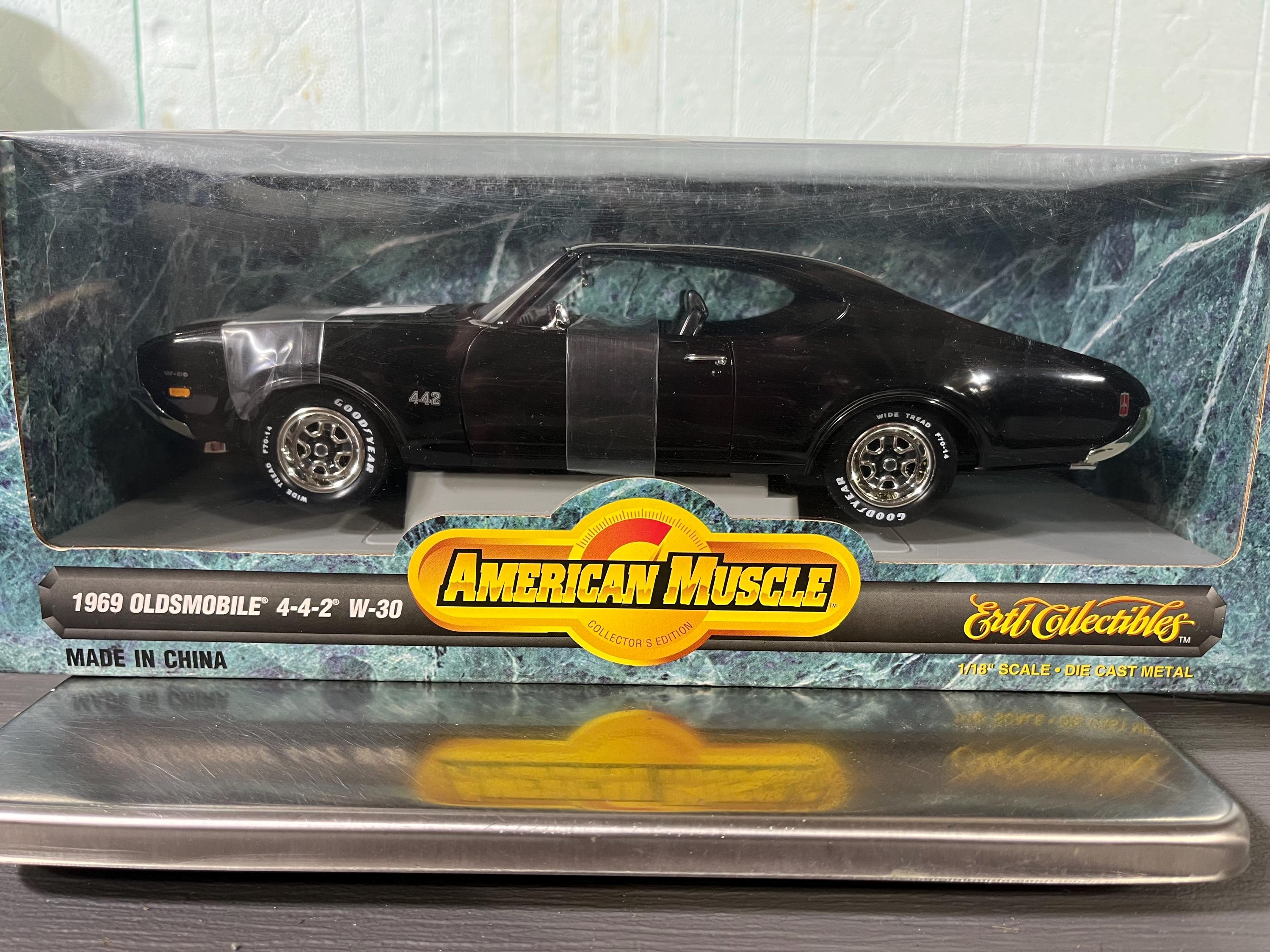もらって嬉しい出産祝い Ertl 1:18 Muscle American | W30 442 Oldsmobile 1969 Scale ミニカー