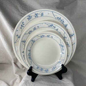 Vintage Corelle First of Spring Dinnerware | White Flowers and Blue Stems | Corelle