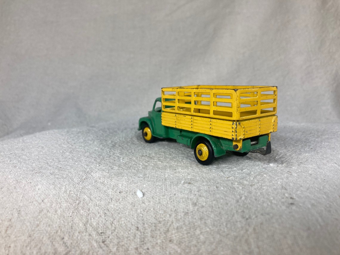 CAMION DODGE FARM PRODUCE WAGON REF 30N DINKY TOYS GB