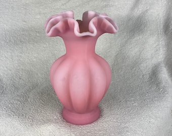フェントン　Fenton クランベリー　ビーデッドメロン　フラワーベース Vintage Fenton Ruffle Top Melon Sided Vase - Etsy 日本