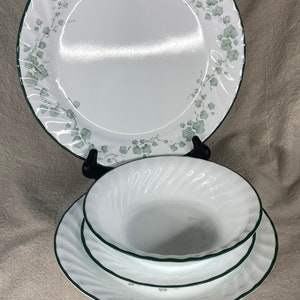 Vintage Corelle Callaway Ivy Plates and Bowls | Corelle