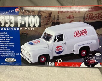 Pepsi ミニカー 3台セット Collector Series Gearbox 1:18 Scale 1953 Ford F-100 Pepsi Delivery Van | Pepsi Cola