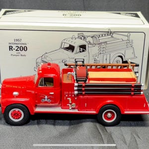 First Gear 1:34 Scale Die Cast 1957 International R 200 Fire Truck with Pumper Body | 19-1970 Rescue Hose Co