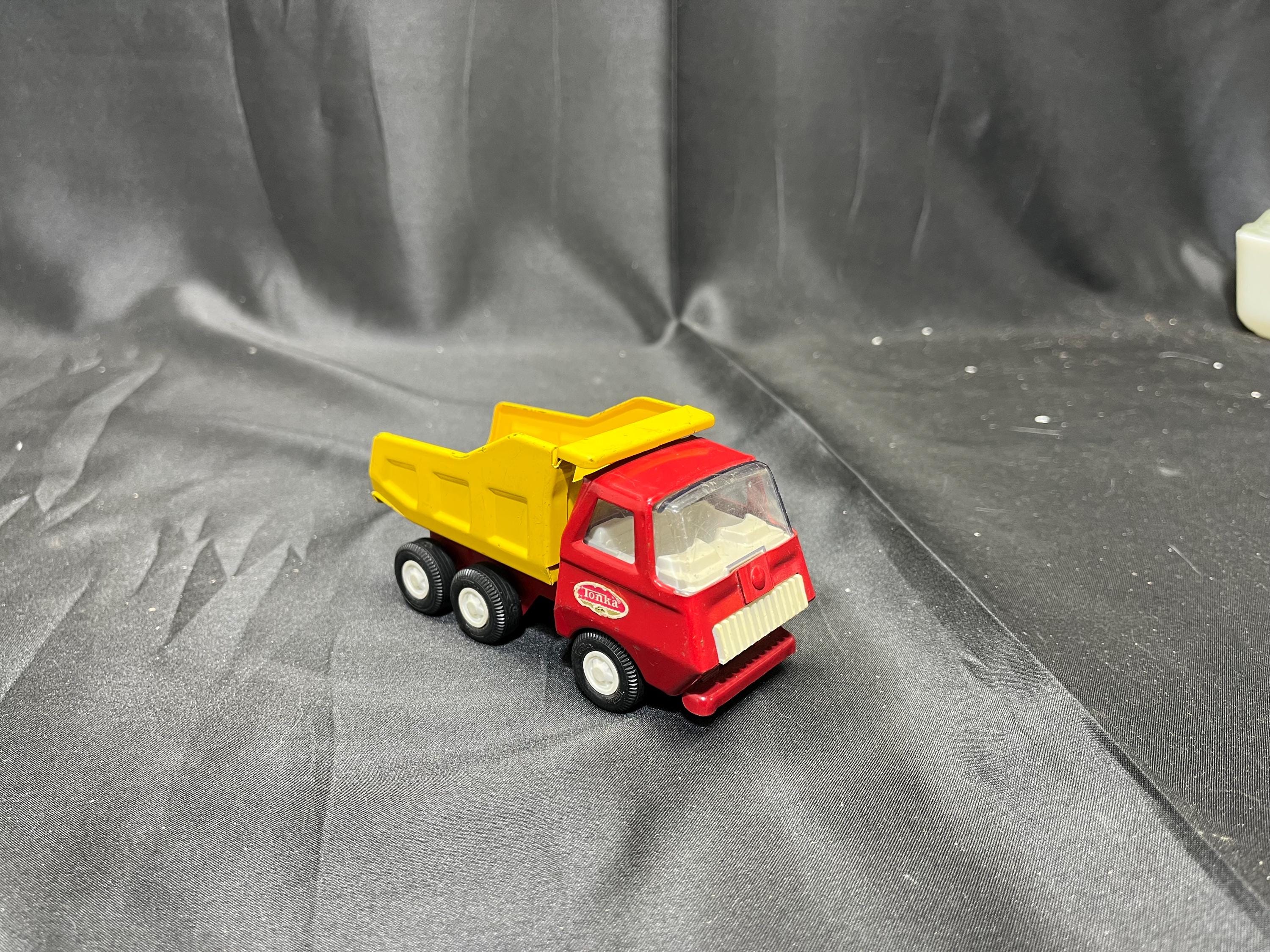 Camion Tonka Vintage Années 50 - Cabine Pelle Acier - Double Roues - Personnalisé