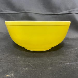 Vintage Yellow Pyrex Primary Bowl - Etsy