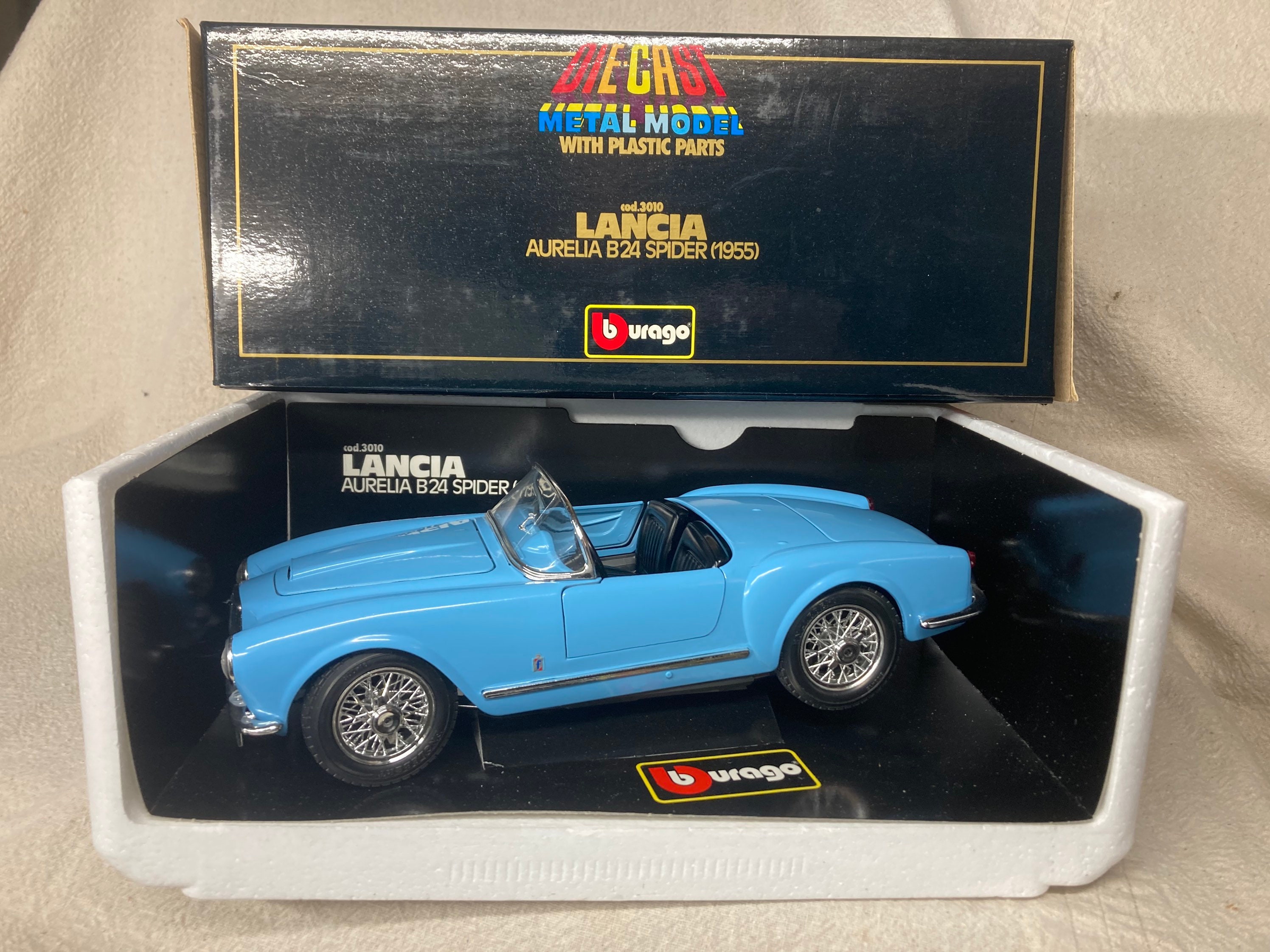 Burago 1955 Lancia Aurelia B24 Spider Diecast Model Car 1:18 UK