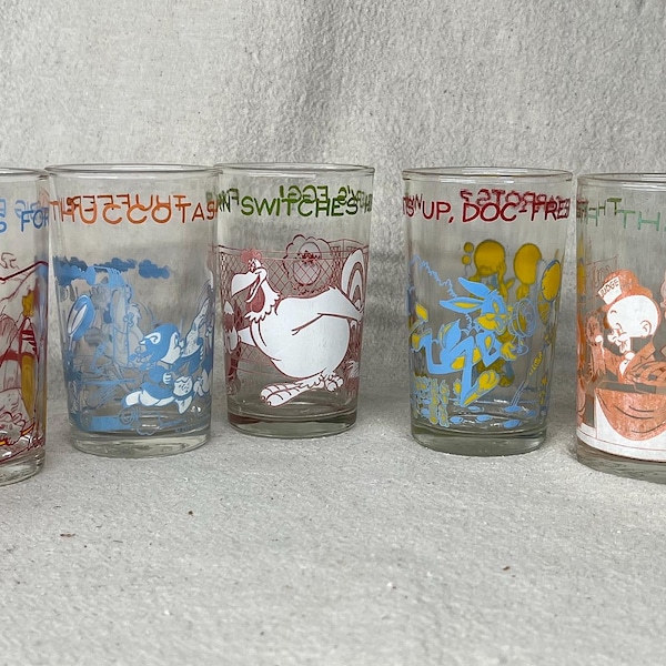 1974 Looney Tunes Character Glass: Warner Bros Collectible