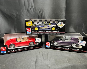 Vintage MPC 1967 Corvette Stingray 1:25 Scale Model Kit, Mostly