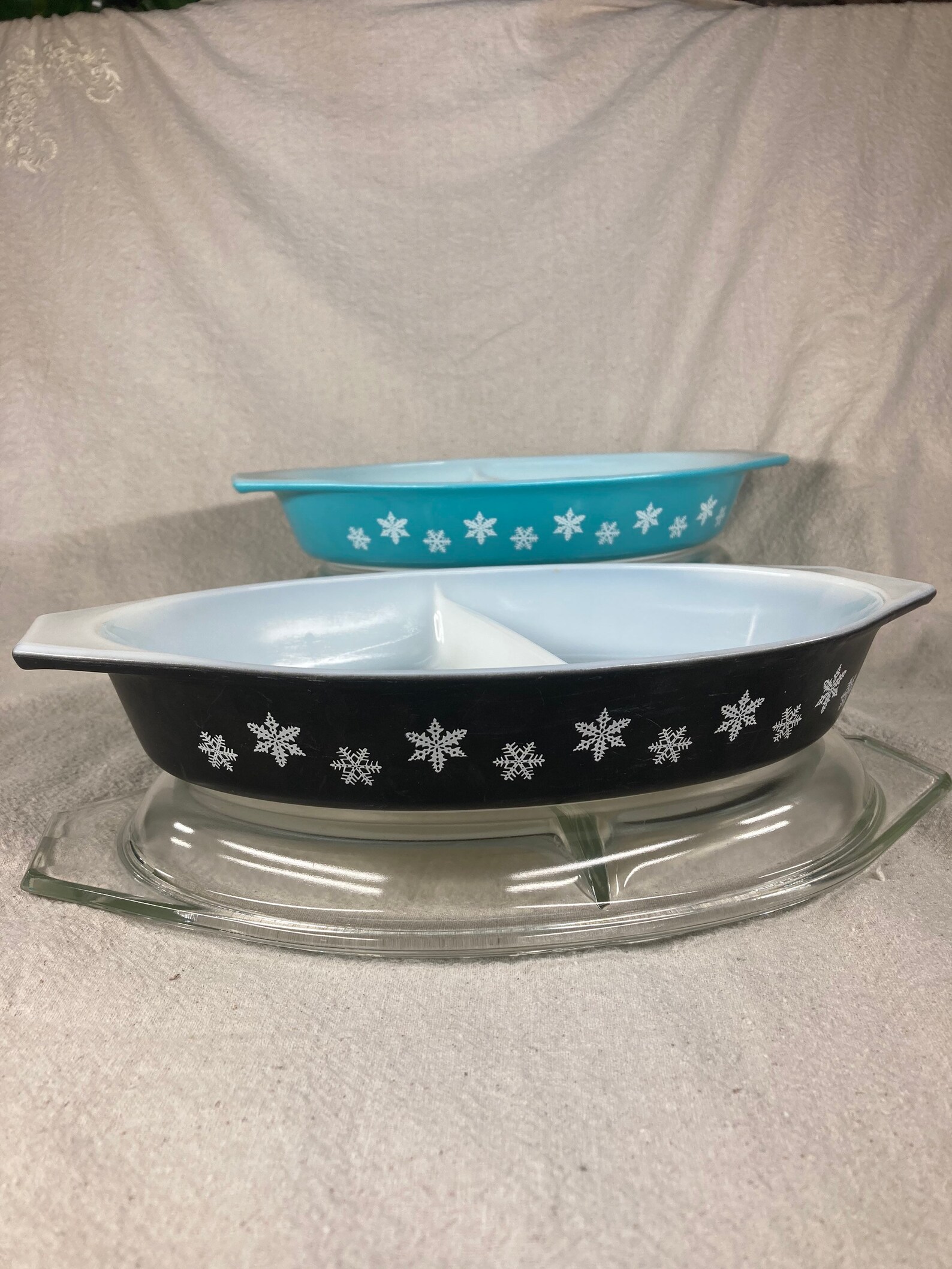 Vintage Pyrex 1.5 Quart Snowflake Divided Dish With Lid Etsy