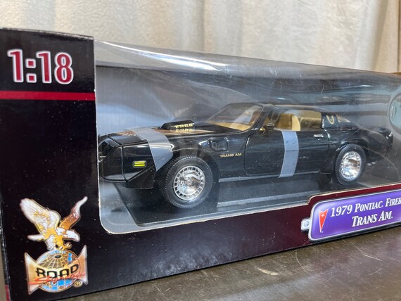 Road Legends 1:18 Scale 1979 Pontiac Firebird Tans Am | Road