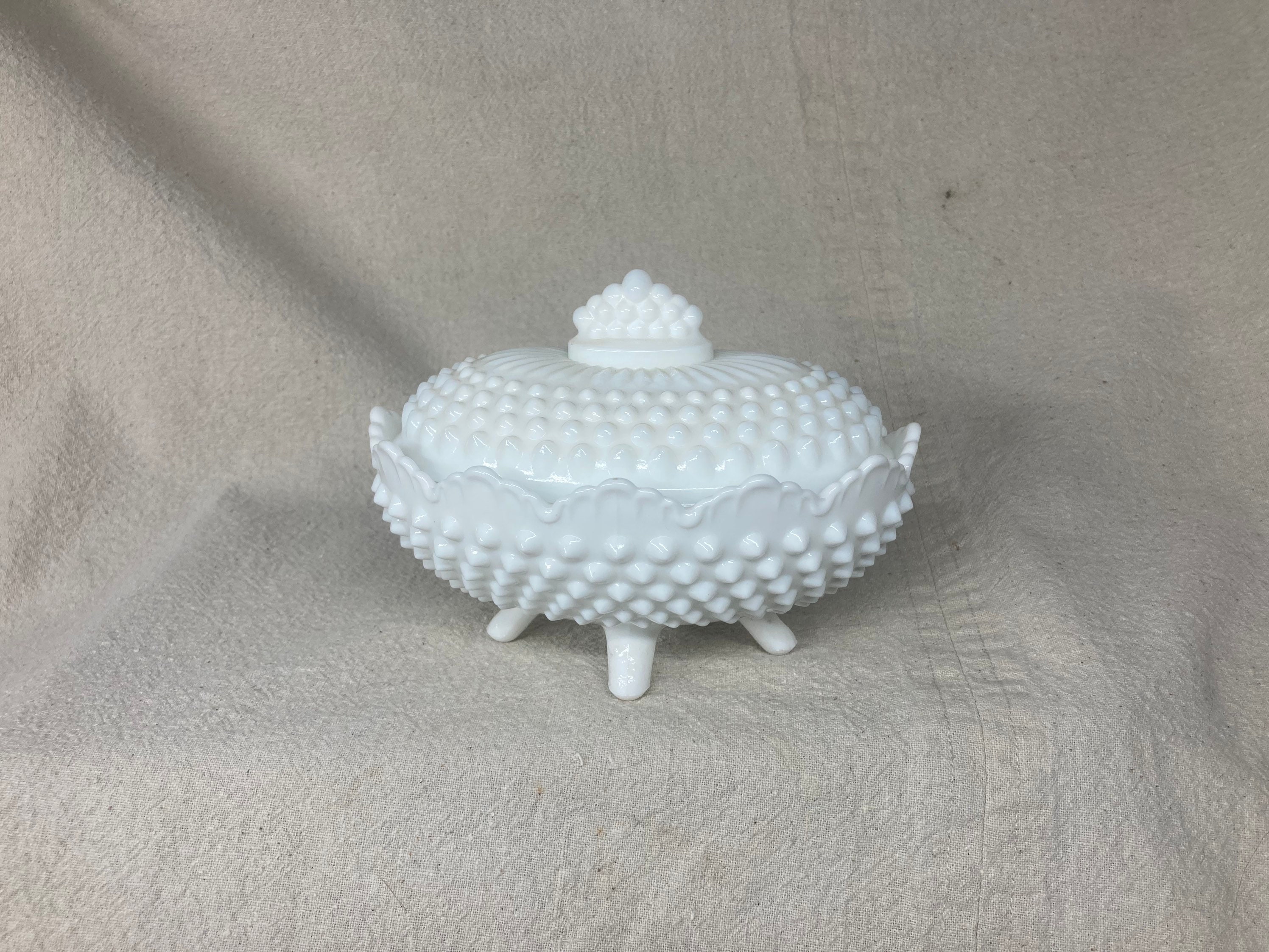 フェントン　ボブネイル　ミルクガラス　蓋付きキャンディディッシュ　美品 ヴィンテージ フェントン ホワイト ホブネイル ミルクガラス
