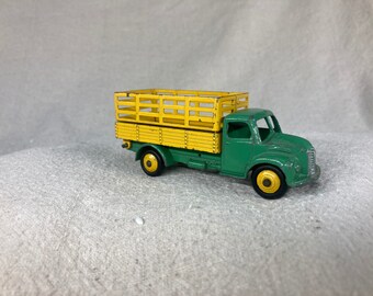 Dinky Toys 343 Camion Dodge Farm Produce Wagon - Jaune, Échelle 1:50, Collection