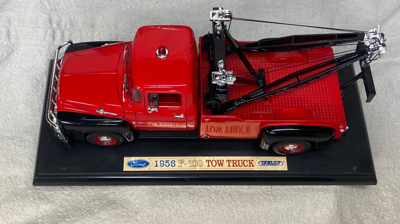 1956 Ford F-100 Tow Truck 1/18スケール レッカー車 1956 Ford F-100 Tow Truck/Wrecker Rainbow Road Service