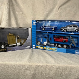 New-Ray 1:32 Scale Diecast w/ plastic Maximum Machines | Choose from Kenworth W900 or Motor Transport | Semi Trucks | Peterbuilt