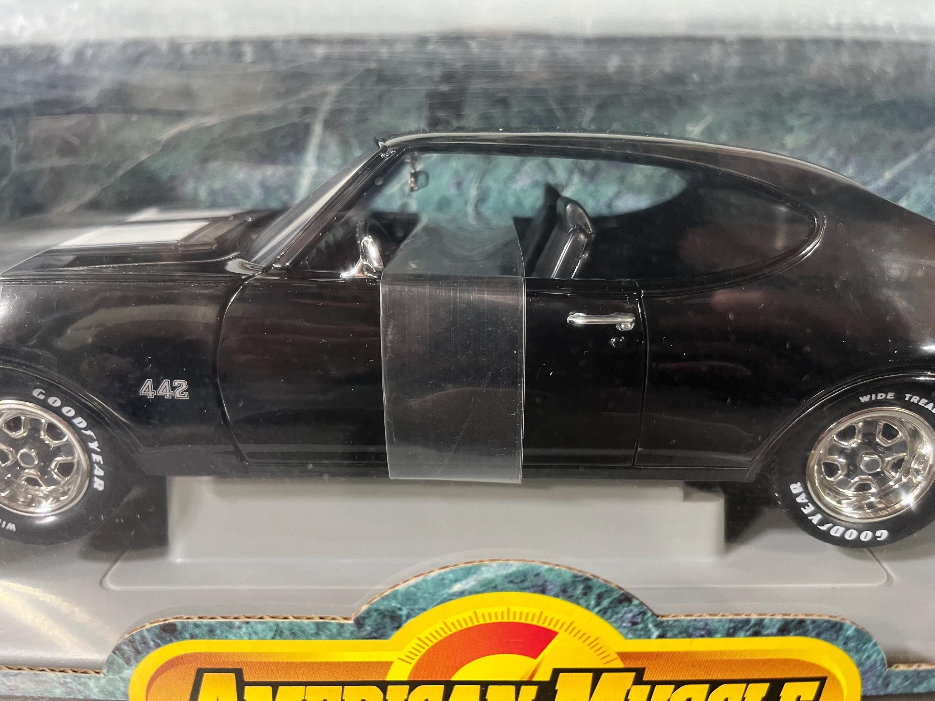Ertl 1:18 Scale 1969 Oldsmobile 442 W30 | American Muscle