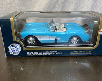 1957 Chevy Corvette Diecast Model Car Road Legends 1:18 Scale