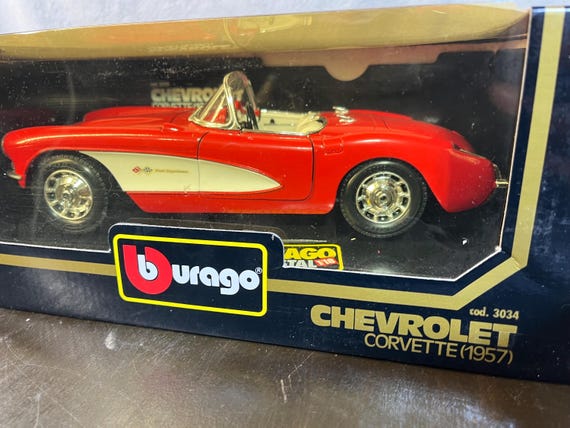 Burago 1:18 スケール 1957 シボレー コルベット |ダイヤモンド