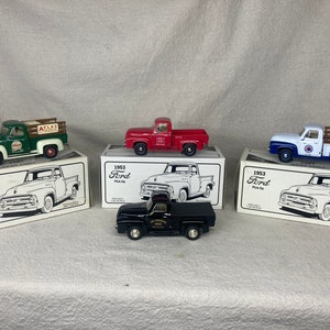 First Gear 1:34 Scale 1953 Ford F-100 Pick-Up Truck | Northern Pacific Railway | Atlas Van Lines | Die-cast Model | Ford