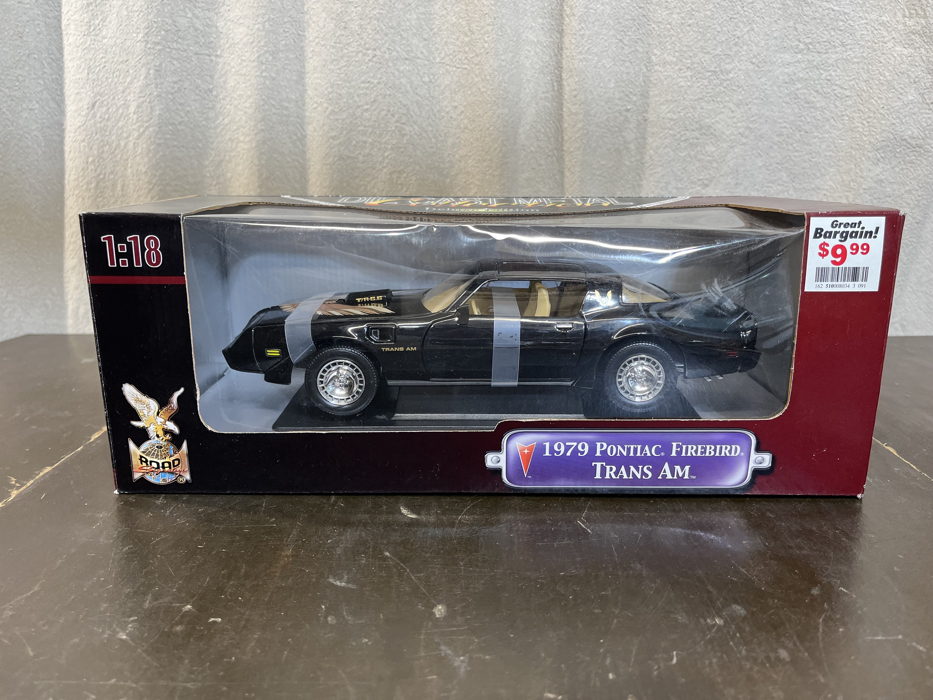 Road Legends 1:18 Scale 1979 Pontiac Firebird Tans Am | Road