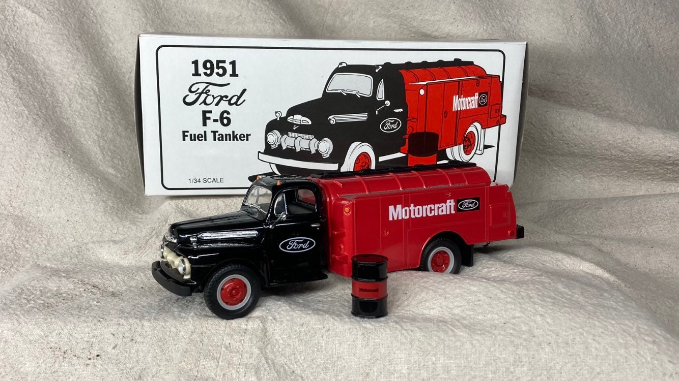 Chevron 1951 Ford F6 Fuel Tanker First Gear 1:34 Truck 29