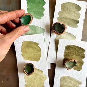 vegane Wasserfarben/Aquarellfarben in Walnüssen grün mineralische Farbe