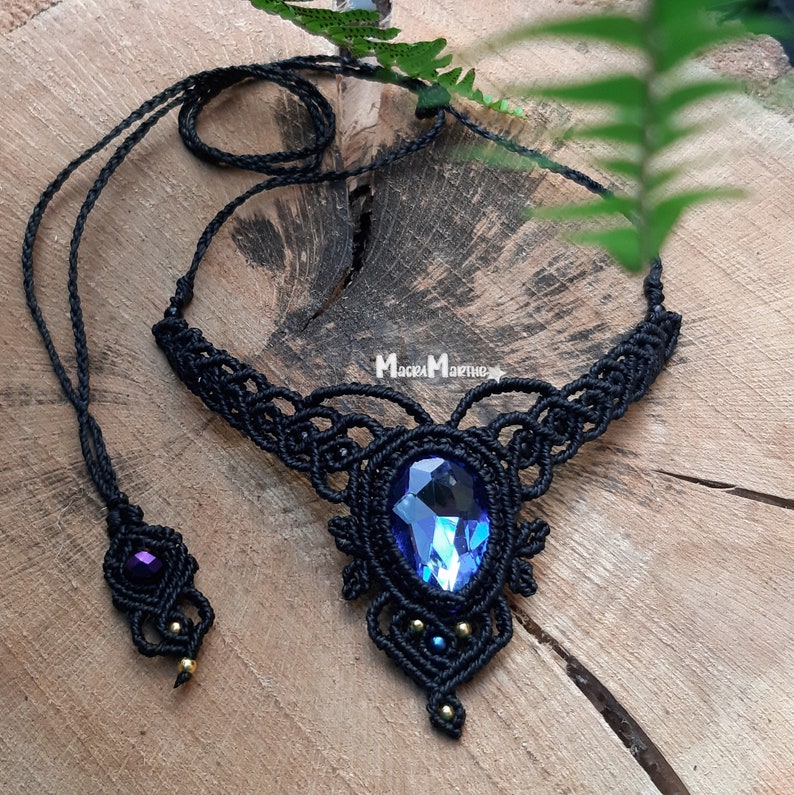 macrame necklace with sapphire