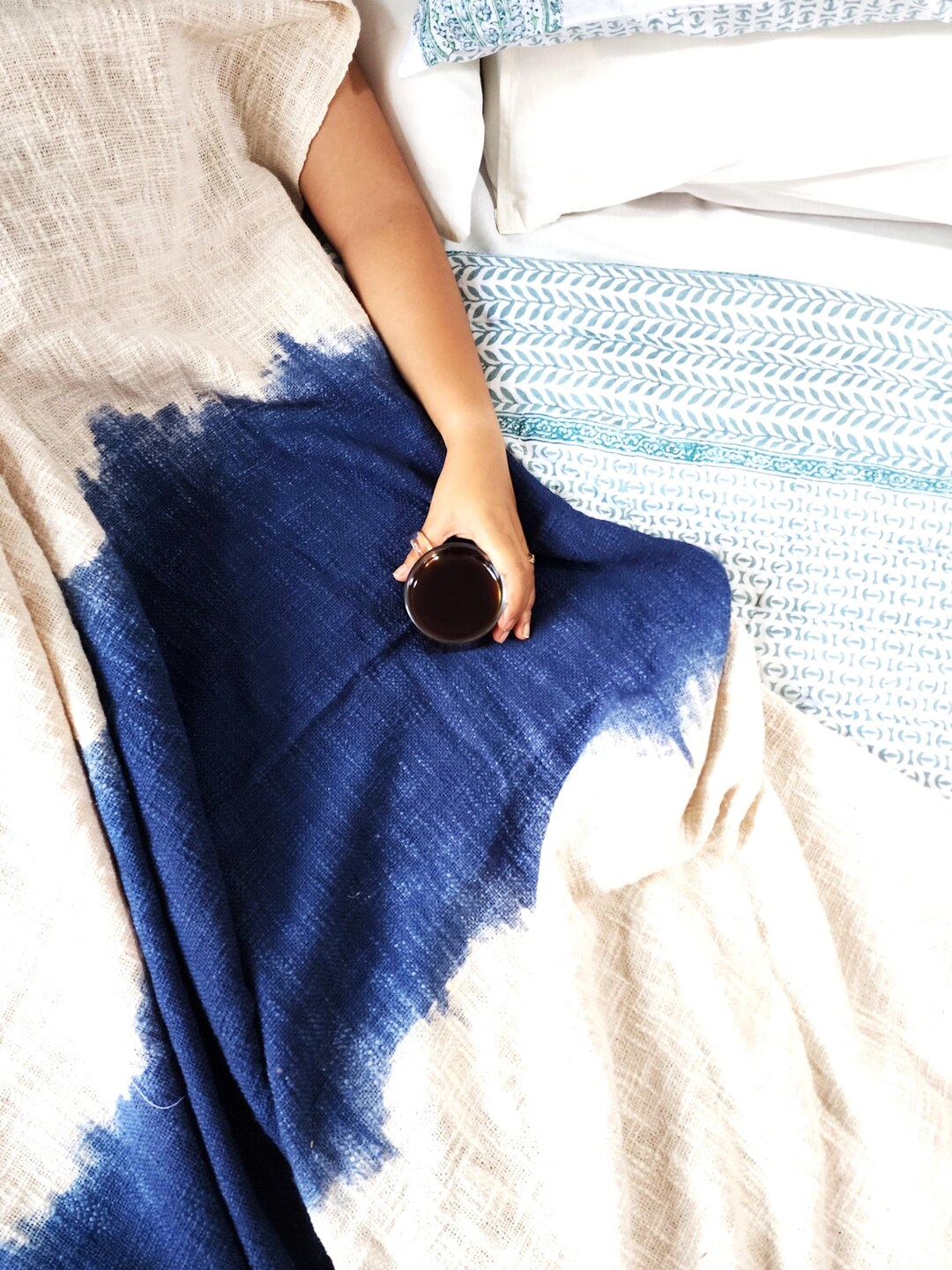Jeté indigo fait main - 170x120cm - Namoona Waves