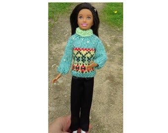 Green turtleneck sweater with long sleeves and jacquard and black fabric pants for 26.5 cm or 10" Skipper doll (handmade clothes)