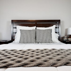 KNITTING PATTERN // The Wave Runner // Cabled Bed Runner // Knit Bed Runner