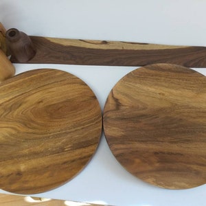 colour and shape Beautiful American walnut small platter plate bowl with some gorgeous figure