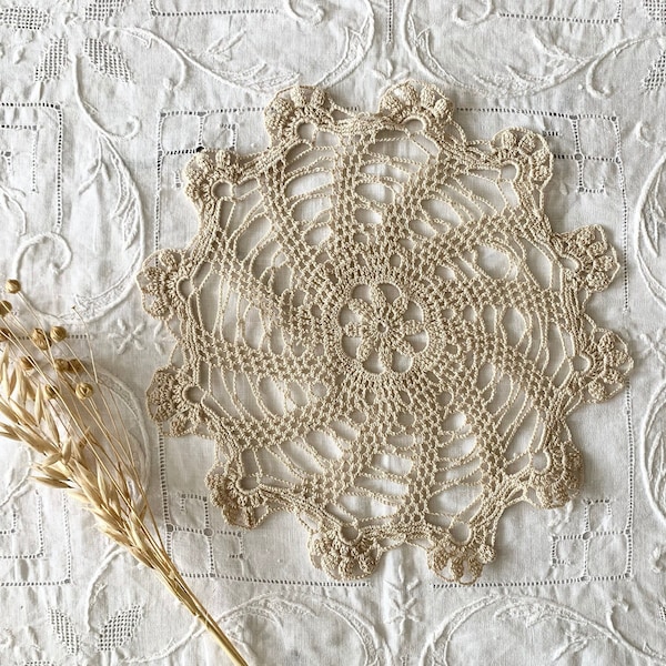 Vintage Round Swirl Neutral Beige Crochet Doily,Shabby Chic Rustic Cottage Farmhouse Decor,Gift under 30