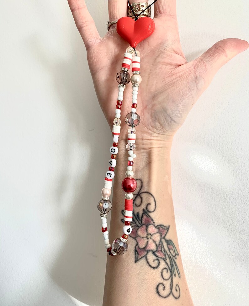 Beaded \u201cheart throb\u201d love heart red beaded phone strap bead phone charm cute love heart phone charm strap