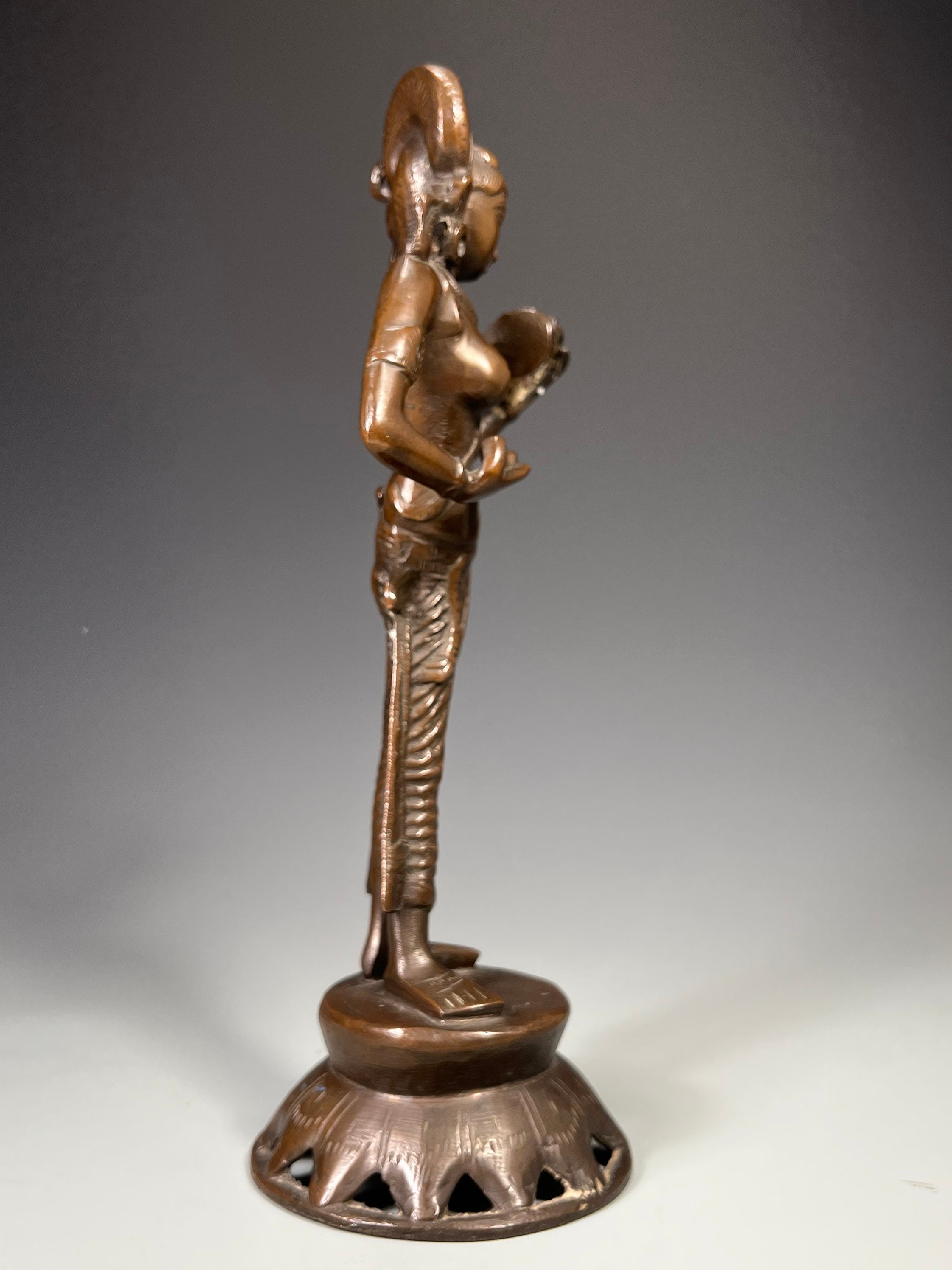 インド 南インド ブロンズ像 サンドゥラ・ヤクシ 女性の大地の精霊 19