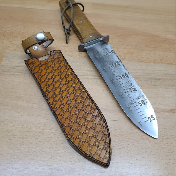 Tooled Leather Hori Hori Garden Knife Sheath - Basket Stamp 2 in Tan