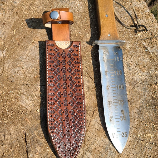 Tooled Leather Hori Hori Garden Knife Sheath - Pattern 1 in Briar Brown