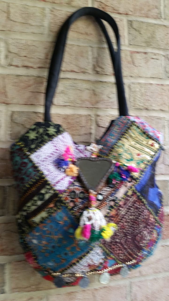 Borsa A Tracolla Indiana Grande Ricamata - Patchwork Con Perline, Nappa E Charm, Boho - Foto 4