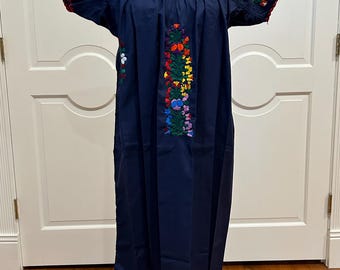 XL. San Antonino Maxi Dress, Oaxaca Mexican Dress. Hand Embroidered.  Multicolor Silk Threads,