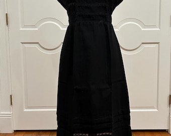 One of a Kind Mexican embroidered dress, hand Embroidered with Silk threads.