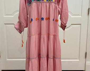Mexican Chiapas dress, handmade dress made with hand Cross-stitch embroidery. bordado de punto de cruz.