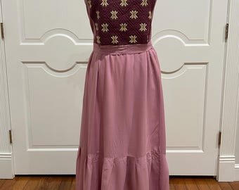 Mexican Chiapas dress, handmade dress made with hand loom embroidery.