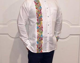 Medium Hand Made Long Sleeve San Antonino embroidery Mexican guayabera Shirt.