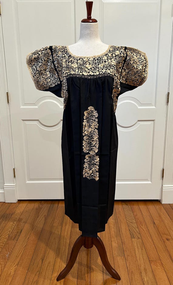 San Antonino Midi Dress, Oaxaca Mexican Dress. Hand Embroidered