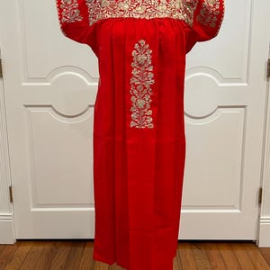 San Antonino Dress, Oaxaca Mexican dress. hand Embroidered. multicolor Silk Threads,