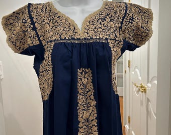 San Antonino Girl Dress, Oaxaca Mexican dress. Hand Embroidered with Silk Thread
