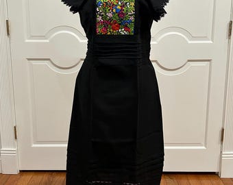 One of the kind Mexican embroidered dress, hand Embroidered with silk threads.