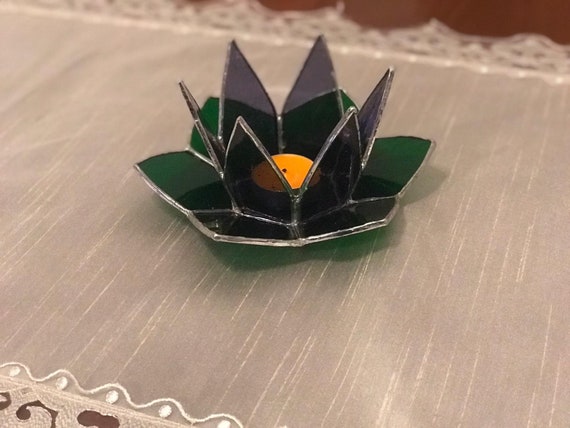 Flower Tealight Holder Tiffany Stained Glass Lotus Candle Holder Plant Decorative Ornament Garden Table Decor Wedding Table Decoration