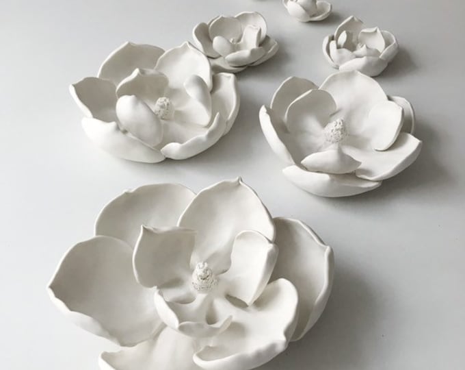 New FINE PORCELAIN Figurine PINK BUTTERFLY MAGNOLIA Statue Figure WHITE FLOWER