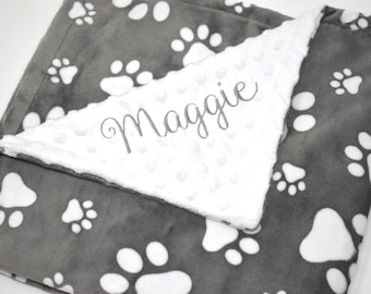 Soft Paw Print Pet Blanket – Cozy Puppy Blanket, Personalized Dog Blanket, Cat Bed Throw, Fluffy Washable Pet Gift for Dogs & Cats